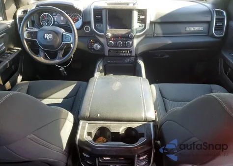 2019 Ram 1500 Big Horn/Lone Star z USA, uszkodzony, nr VIN 1C6SRFBT5KN656412